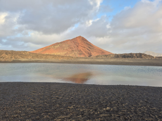 Playa Montaña Bermeja